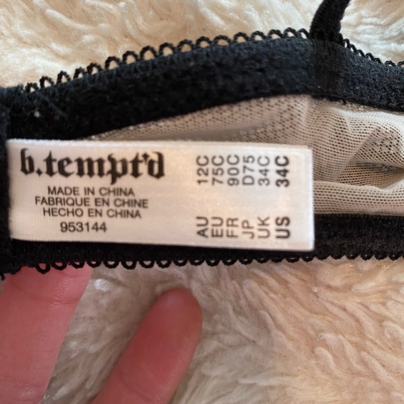 b tempt'd by wacoal black balconette bra! - Picture 2 of 3